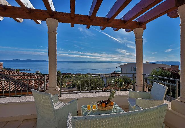 Willa w Makarska - Villa Vikki with pool and seaview  Willa w Makarska - Villa Vikki with pool and seaview