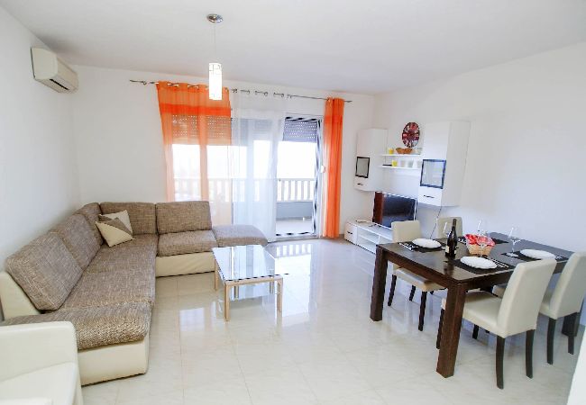 Apartament w Makarska -  Adria View, Apartment Ina with pool