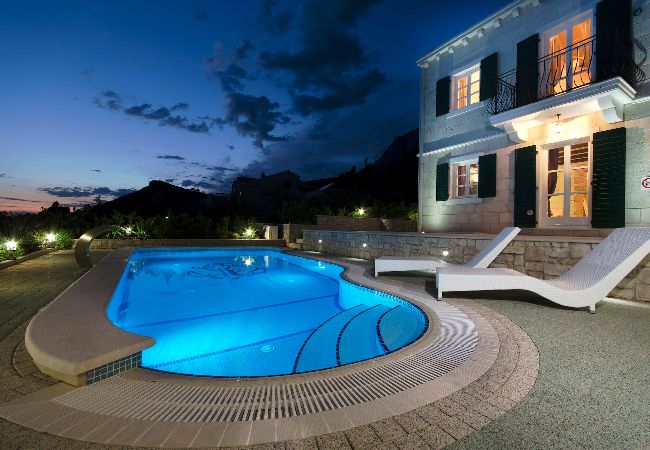 Willa w Makarska -  Villa Marko with pool