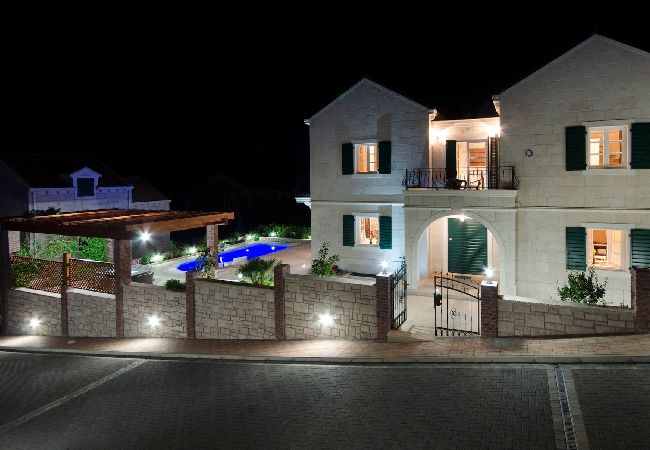 Willa w Makarska -  Villa Marko with pool Willa w Makarska -  Villa Marko with pool
