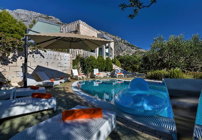Willa w Makarska -  Villa Marina with pool