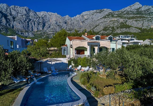 Willa w Makarska -  Villa Marina with pool