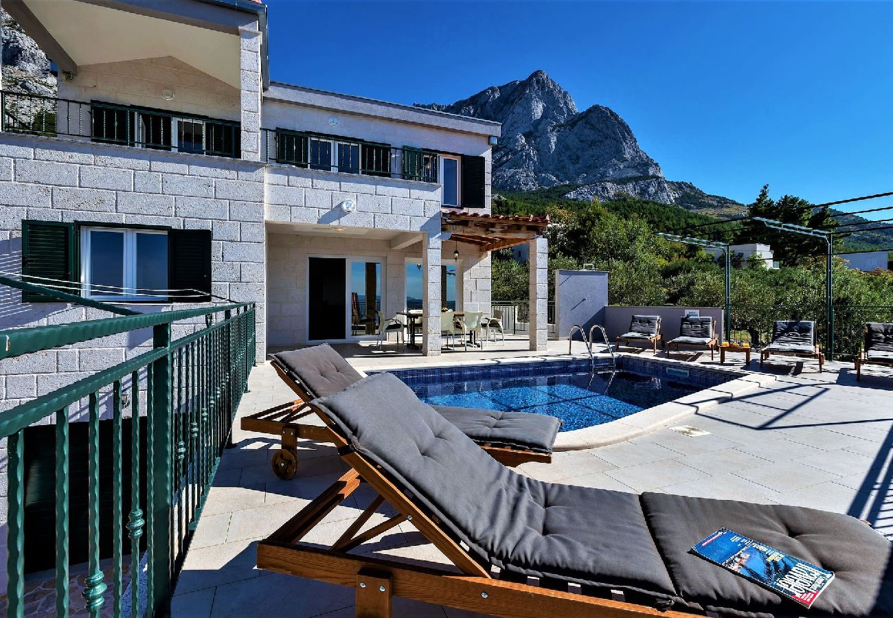 Dom w Bast - Villa Magico with pool and sea view 