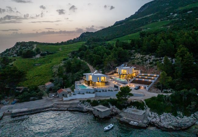 Willa w Potomje - Luxury Villa Luce, right on the beach 