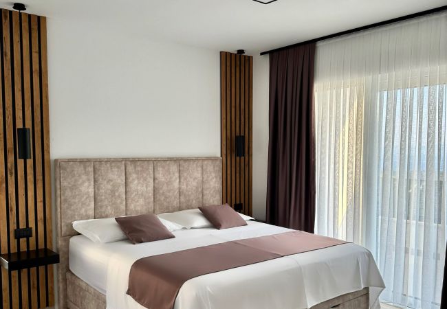 Willa w Makarska - NEW Villa Ina with Pool, sea view Willa w Makarska - NEW Villa Ina with Pool, sea view