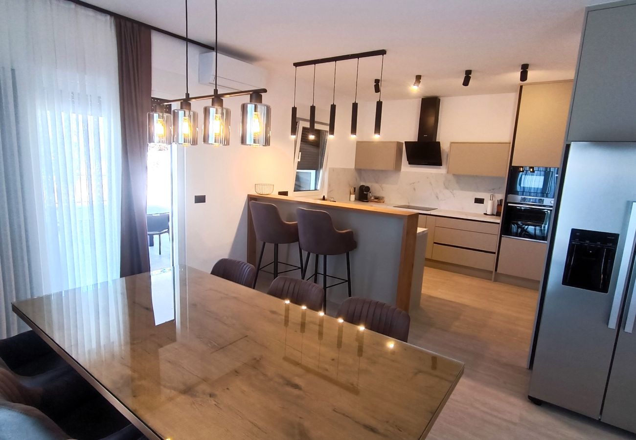 Willa w Makarska - NEW Villa Ina with Pool, sea view