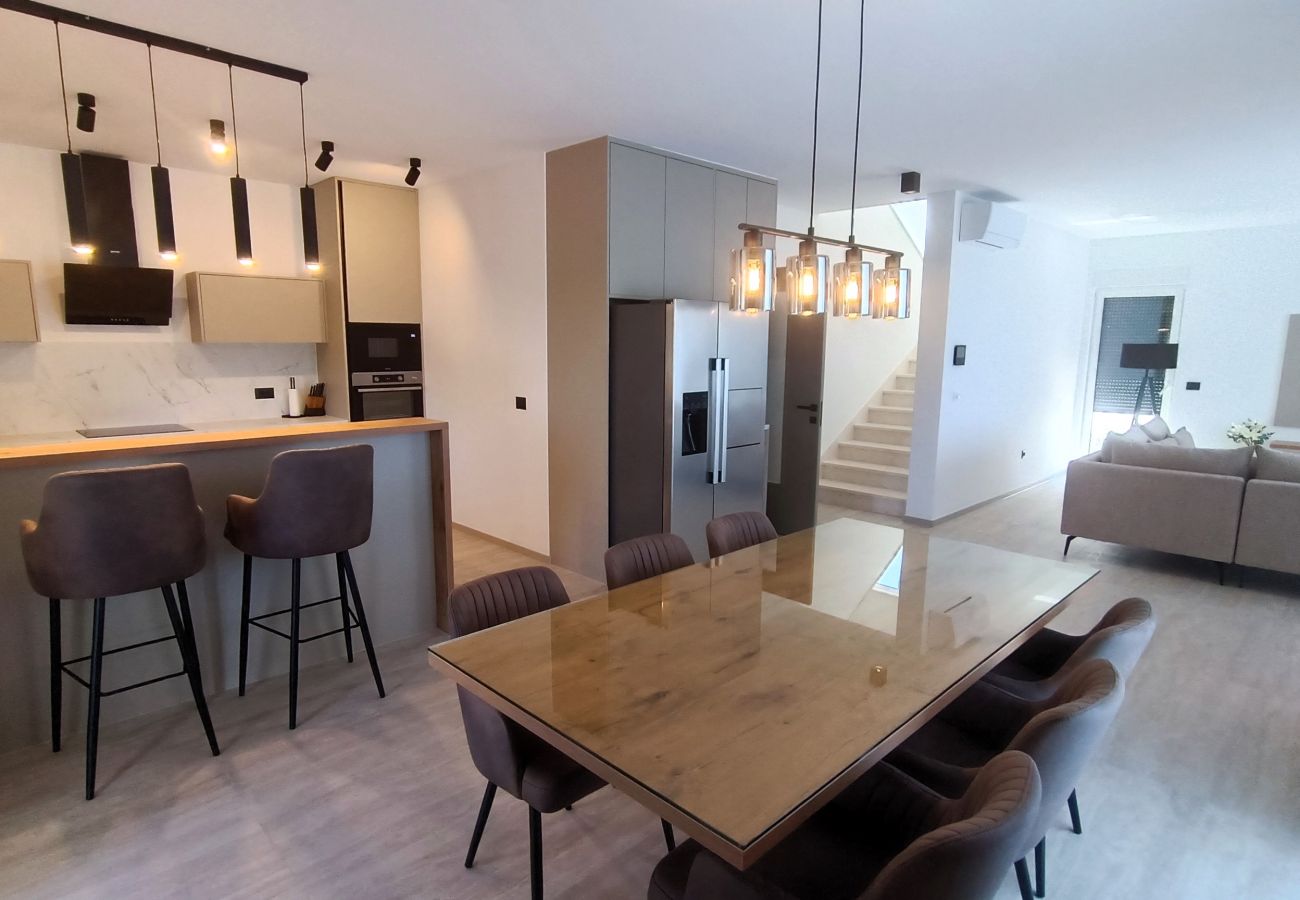 Willa w Makarska - NEW Villa Ina with Pool, sea view