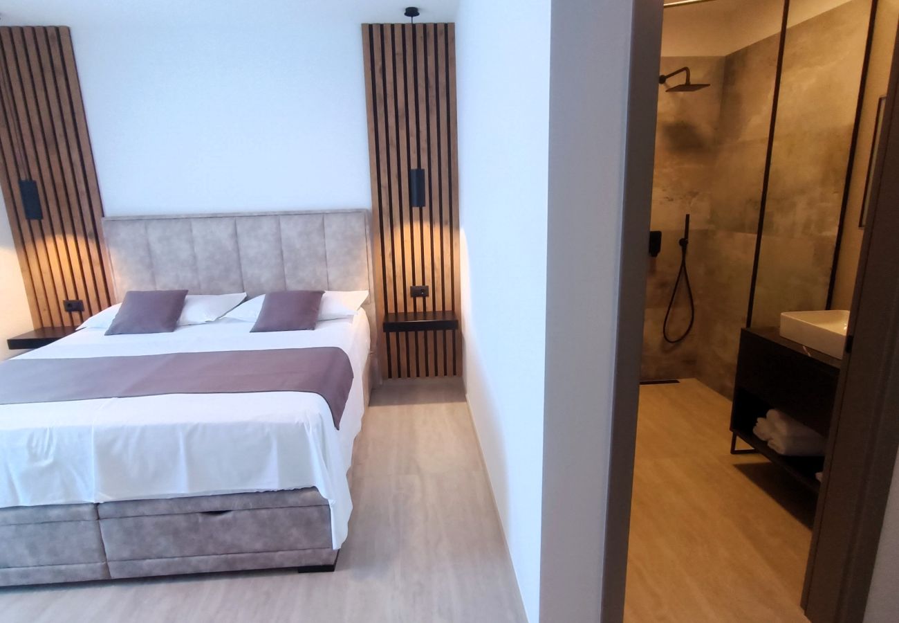 Willa w Makarska - NEW Villa Ina with Pool, sea view