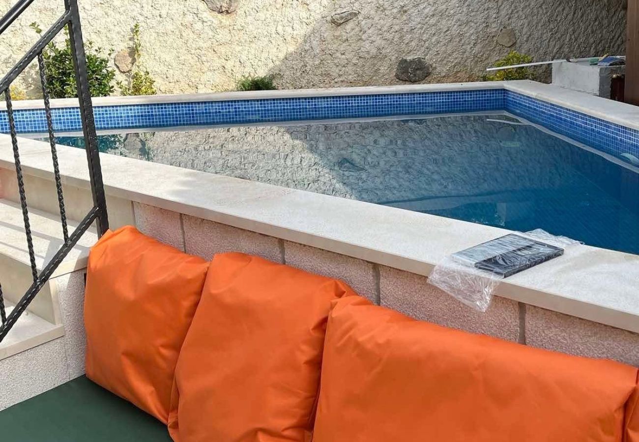 Dom w Selca - Villa Valentina with pool and close to beach
