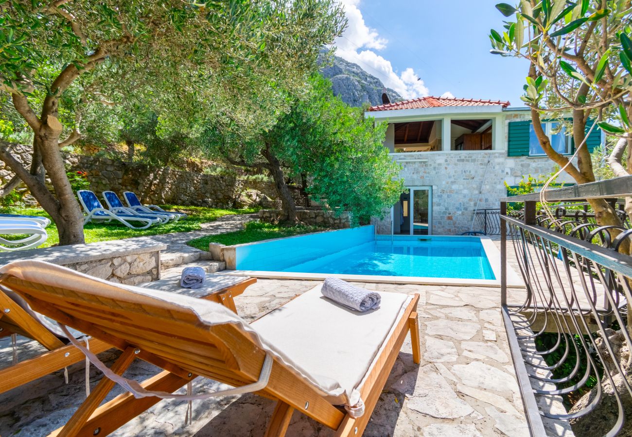 Villa i Makarska - Villa Sara with pool, whirlpool and sea view