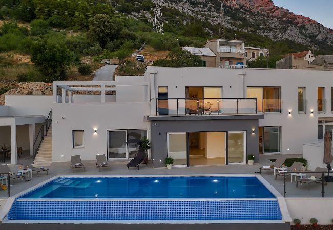 Villa i Brela - Villa Skyview, infinity-pool, whirlpool Villa i Brela - Villa Skyview, infinity-pool, whirlpool
