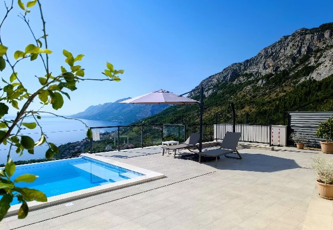 Villa i Brela - Villa Skyview, infinity-pool, whirlpool