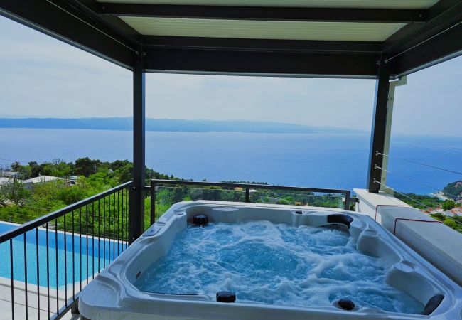 Villa i Brela - Villa Skyview, infinity-pool, whirlpool