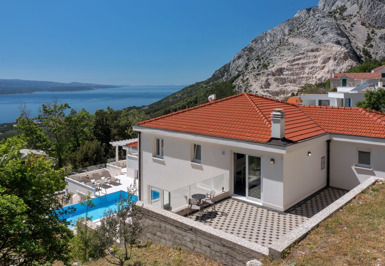 Villa i Baška Voda - Villa Prestige with pool, sauna