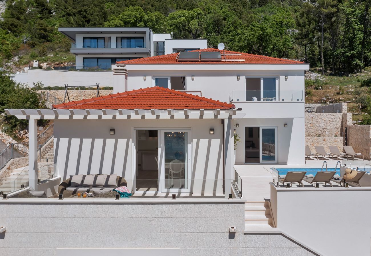 Villa i Baška Voda - Villa Prestige with pool, sauna