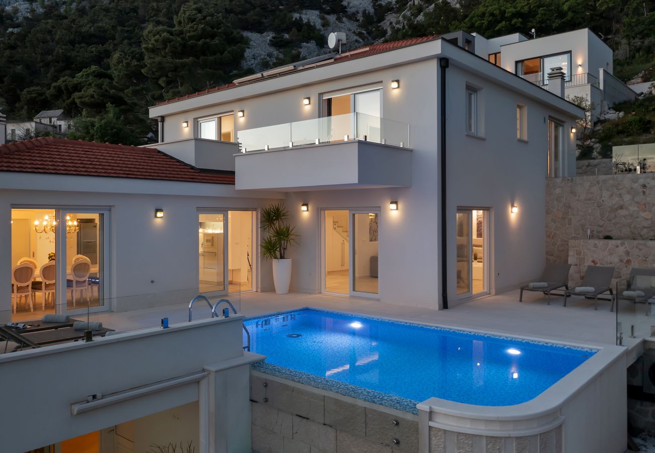 Villa i Baška Voda - Villa Prestige with pool, sauna