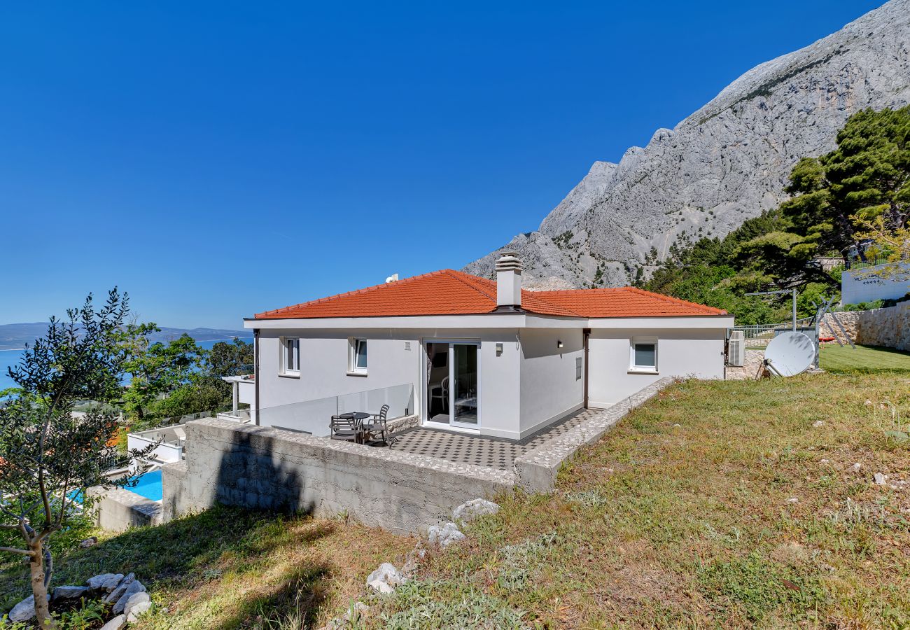 Villa i Baška Voda - Villa Prestige with pool, sauna