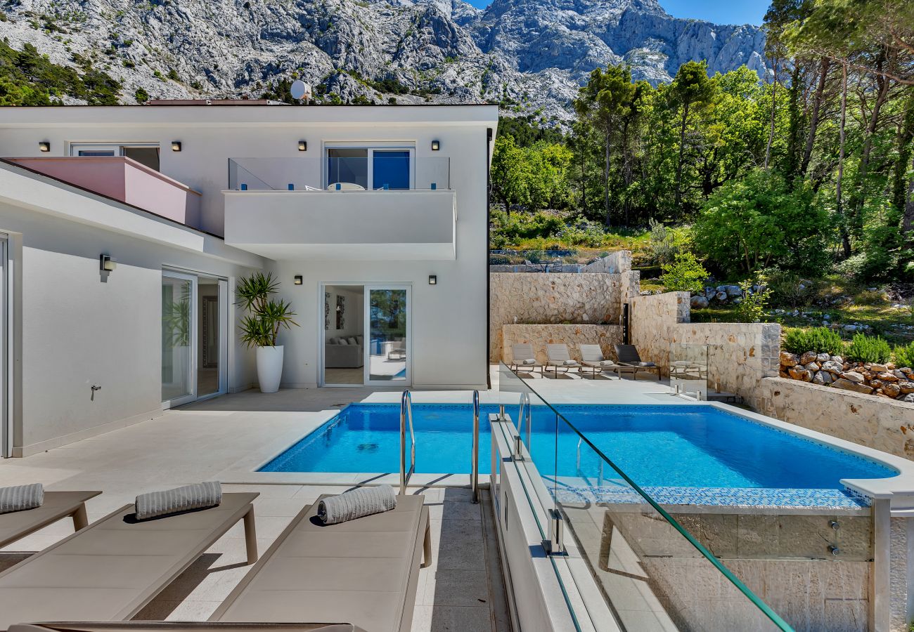 Villa i Baška Voda - Villa Prestige with pool, sauna