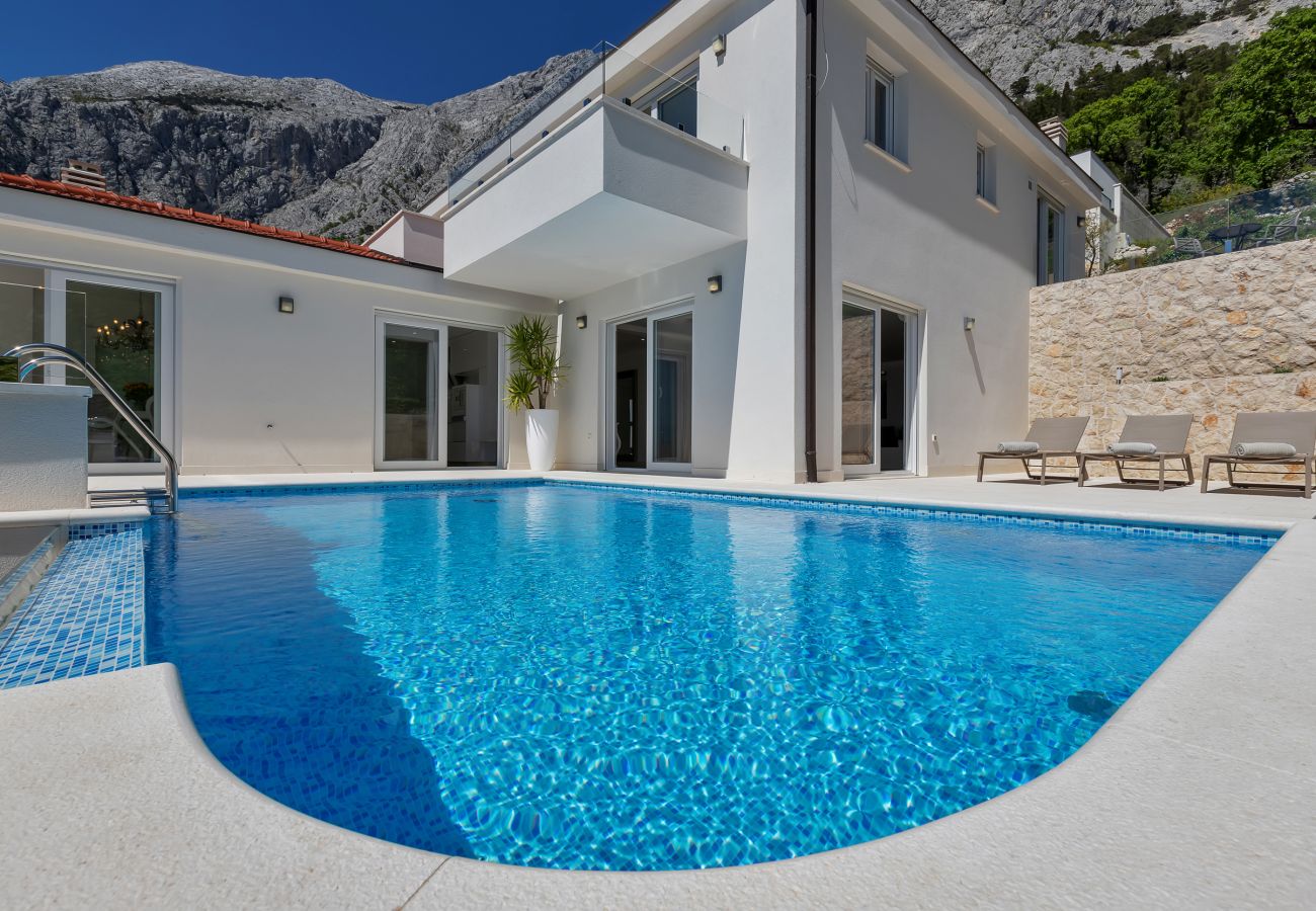 Villa i Baška Voda - Villa Prestige with pool, sauna