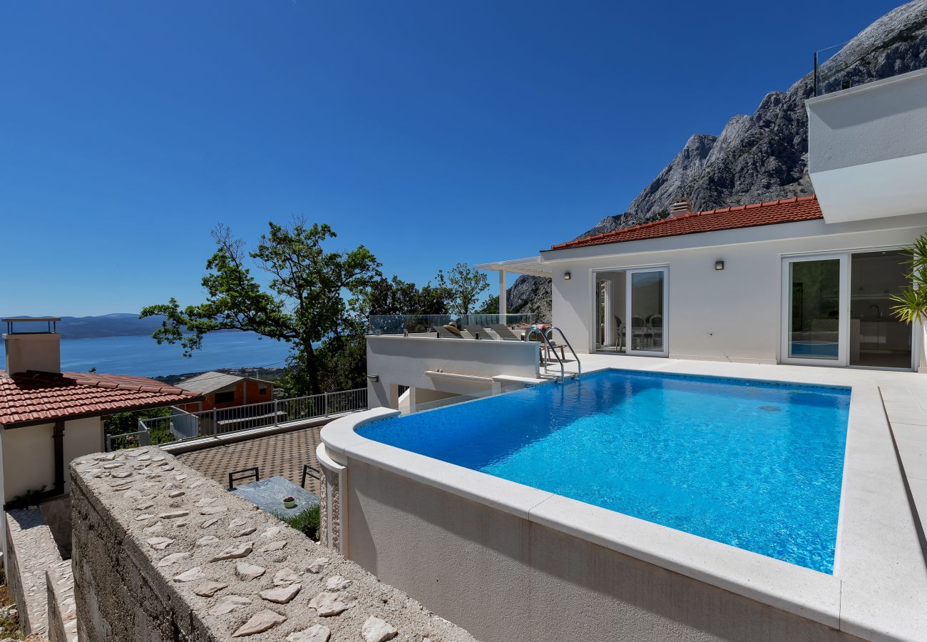 Villa i Baška Voda - Villa Prestige with pool, sauna