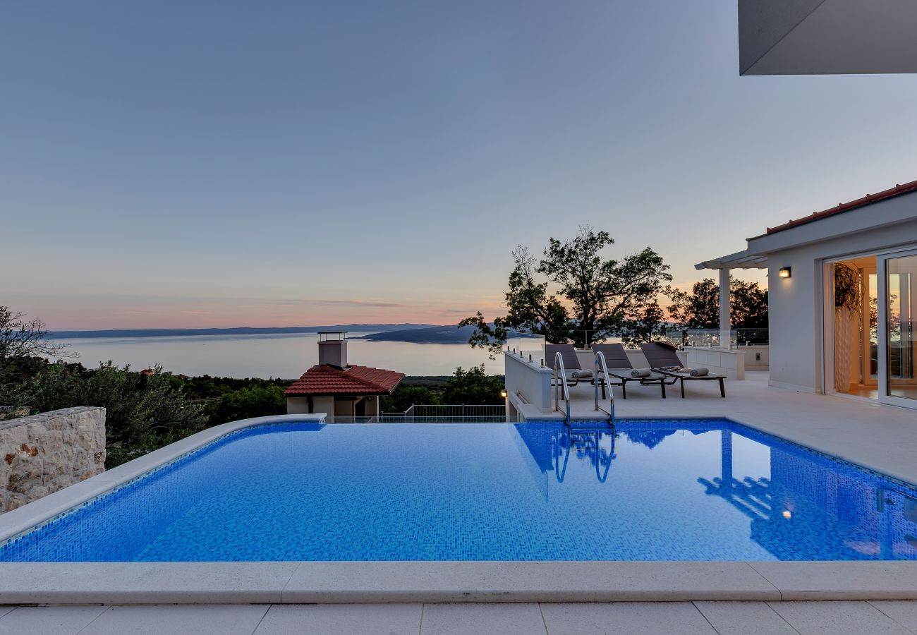 Villa i Baška Voda - Villa Prestige with pool, sauna