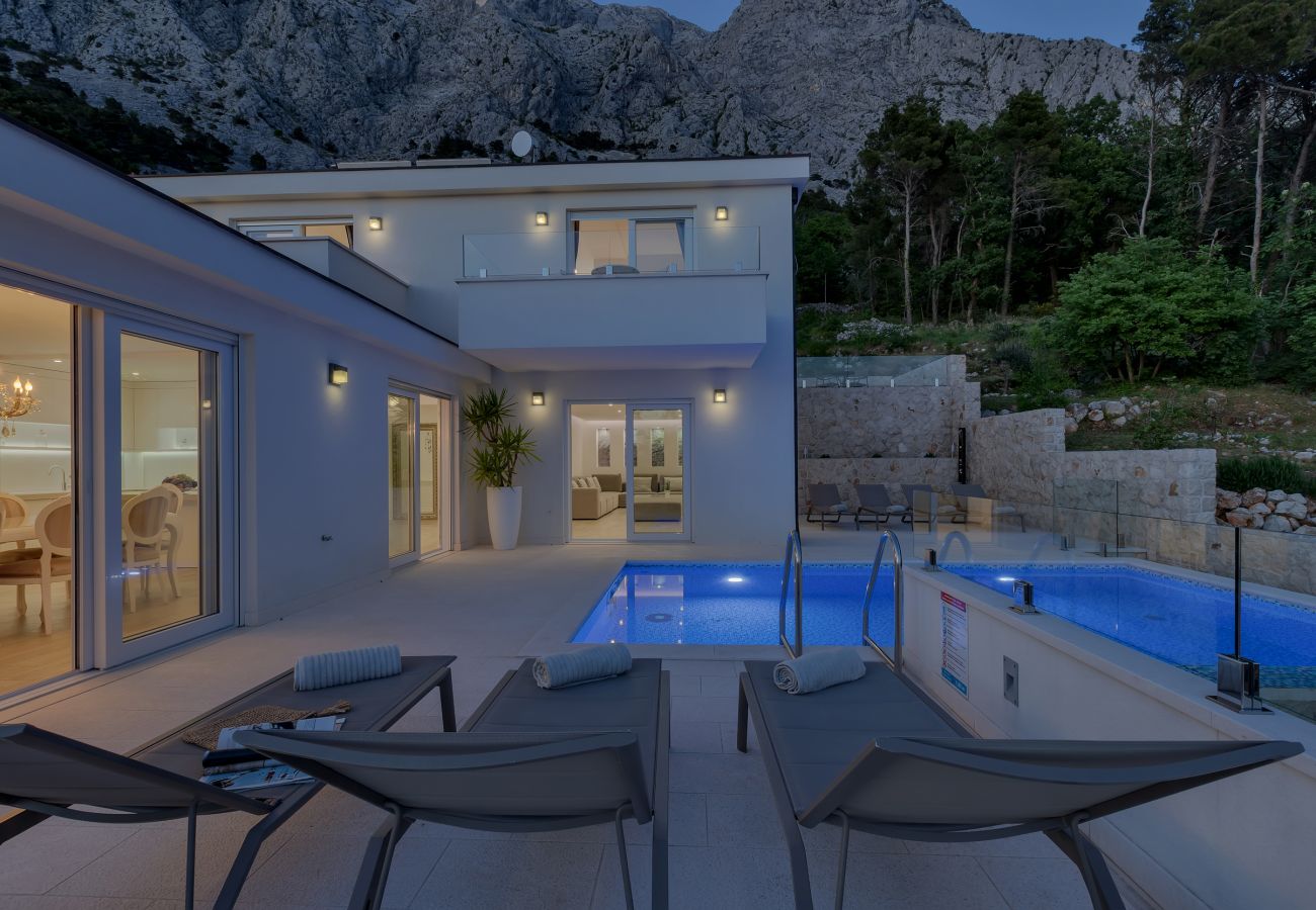 Villa i Baška Voda - Villa Prestige with pool, sauna