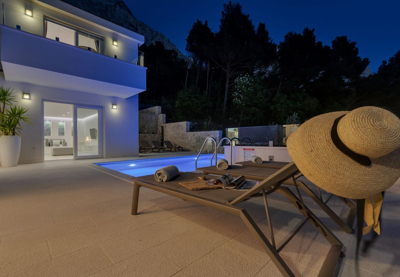 Villa i Baška Voda - Villa Prestige with pool, sauna