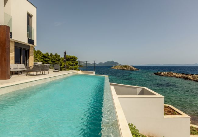 Villa i Potomje - Luxury Villa Mare, right on the beach Villa i Potomje - Luxury Villa Mare, right on the beach