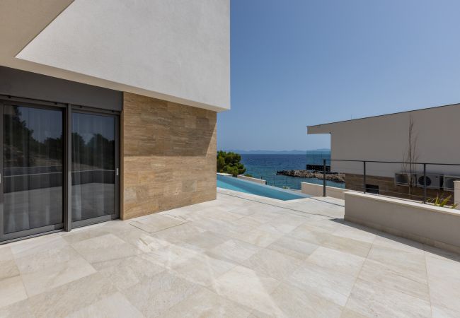 Villa i Potomje - Luxury Villa Luce, right on the beach  Villa i Potomje - Luxury Villa Luce, right on the beach
