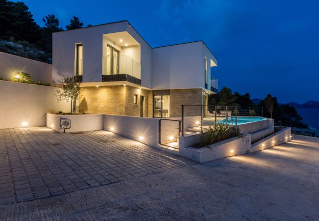 Villa i Potomje - Luxury Villa Luce, right on the beach  Villa i Potomje - Luxury Villa Luce, right on the beach