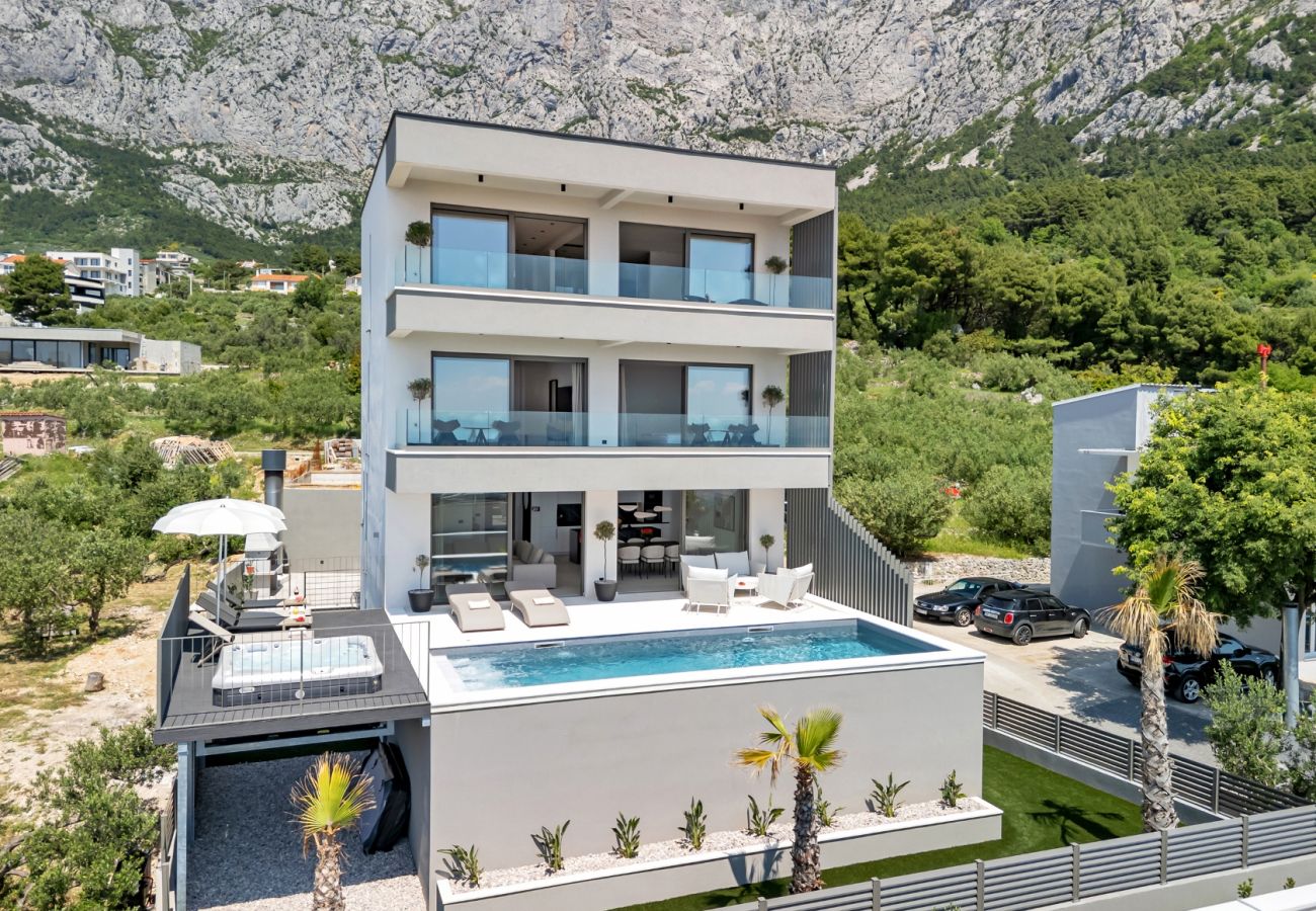 Villa i Veliko Brdo - Luxury Villa Reina, Pool, Sauna, Whirlpool