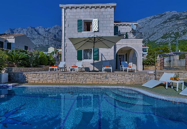 Villa in Makarska -  Villa Goran mit Pool