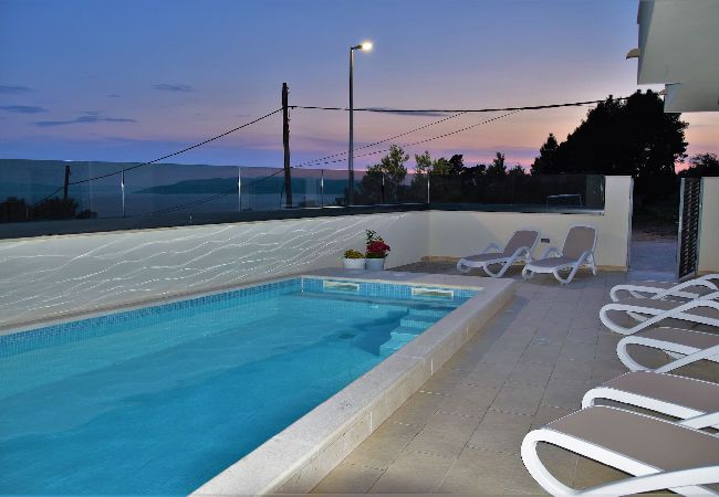Ferienwohnung in Makarska -  Adria View, Apartment Ina mit Pool
