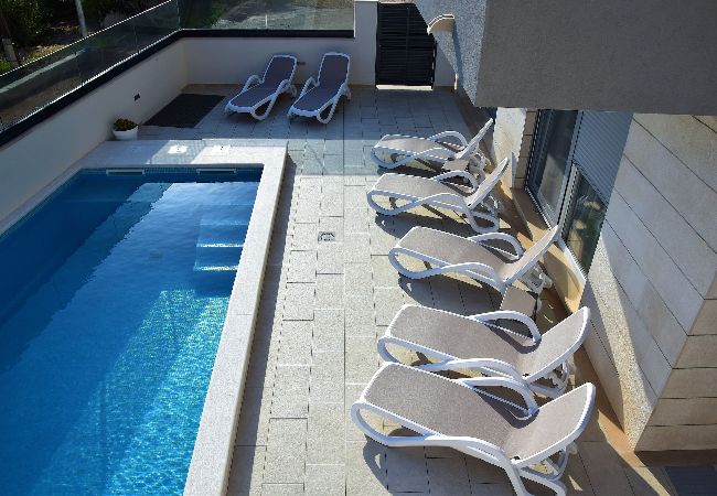 Ferienwohnung in Makarska -  Adria View, Apartment Dado, mit Pool Ferienwohnung in Makarska -  Adria View, Apartment Dado, mit Pool