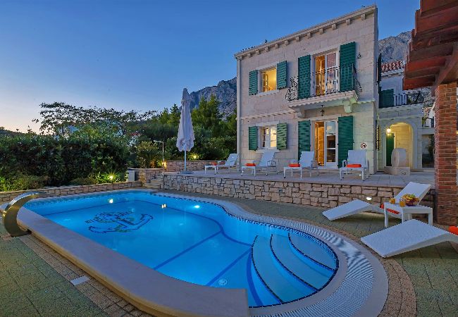 Villa in Makarska -  Villa Marko mit Pool