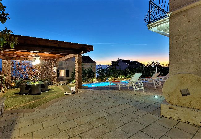 Villa in Makarska -  Villa Marko mit Pool