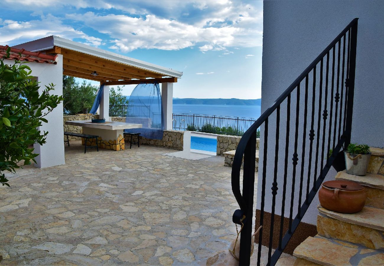 Ferienhaus in Podgora -  Villa Siesta mit Pool