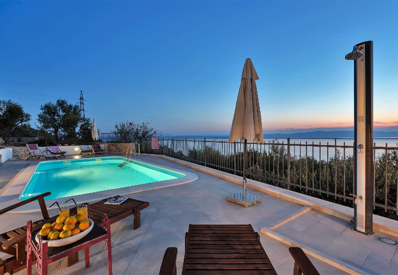 Ferienhaus in Podgora -  Villa Siesta mit Pool