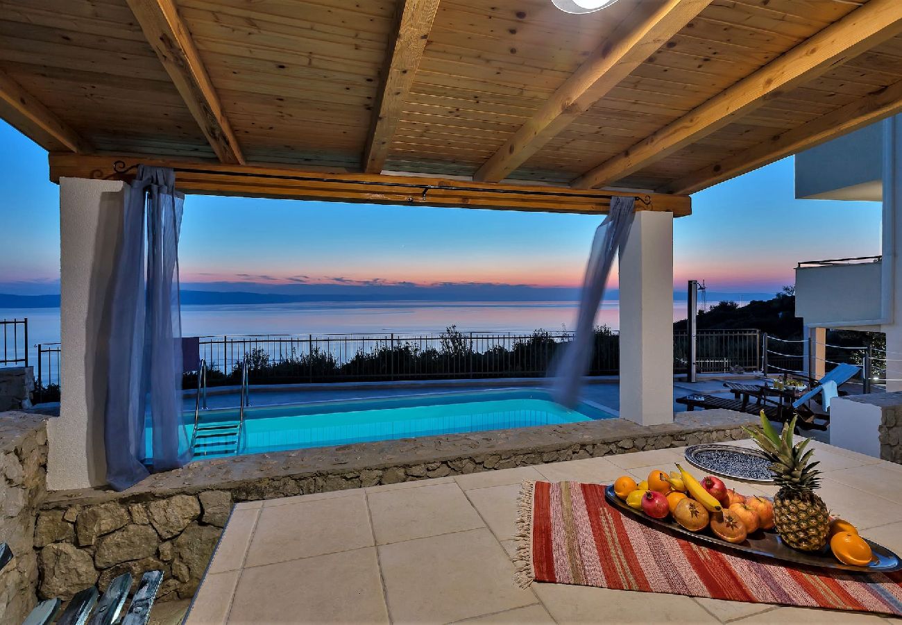 Ferienhaus in Podgora -  Villa Siesta mit Pool