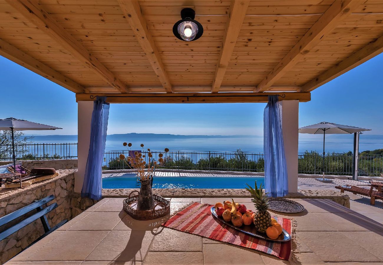 Ferienhaus in Podgora -  Villa Siesta mit Pool