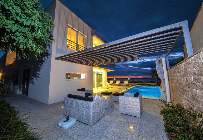 Villa in Makarska -  Villa Blue mit Pool, Meerblick Villa in Makarska -  Villa Blue mit Pool, Meerblick
