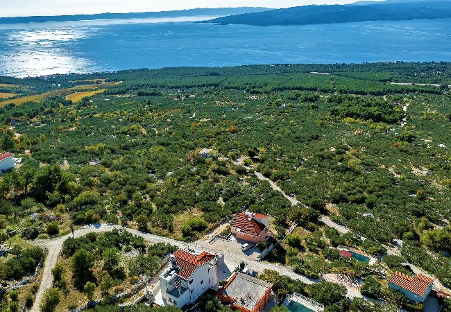 Ferienhaus in Bast -  Villa Magico mit Pool und Meerblick