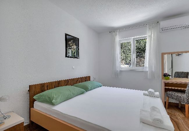 Ferienhaus in Bast -  Villa Magico mit Pool und Meerblick Ferienhaus in Bast -  Villa Magico mit Pool und Meerblick