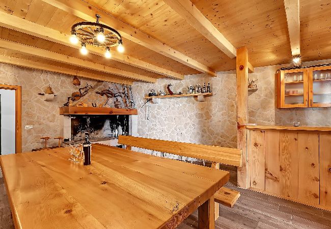 Ferienhaus in Bast -  Villa Magico mit Pool und Meerblick Ferienhaus in Bast -  Villa Magico mit Pool und Meerblick