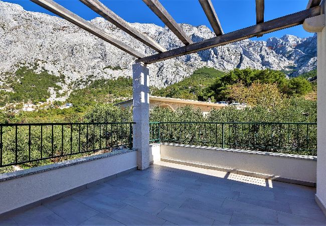 Ferienhaus in Bast -  Villa Magico mit Pool und Meerblick