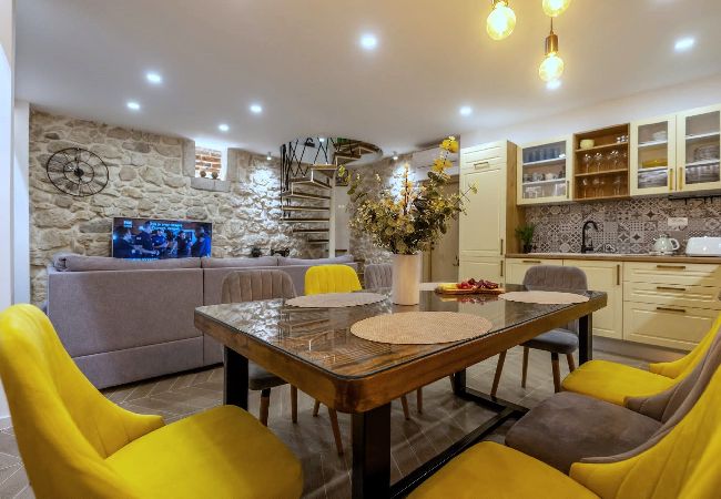 Ferienhaus in Tucepi -  Villa Didovina mit Pool Ferienhaus in Tucepi -  Villa Didovina mit Pool