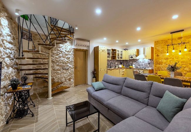 Ferienhaus in Tucepi -  Villa Didovina mit Pool Ferienhaus in Tucepi -  Villa Didovina mit Pool