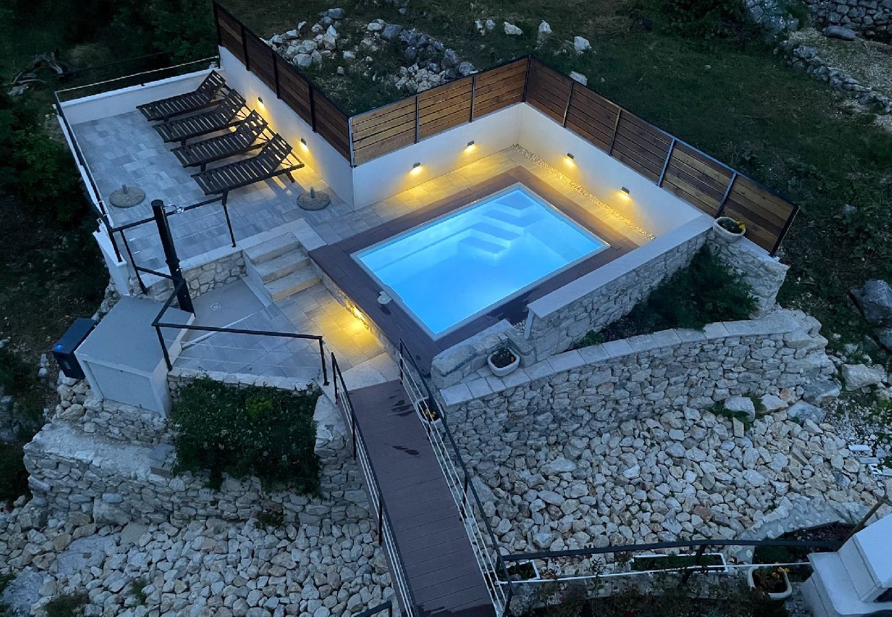 Ferienhaus in Tucepi -  Villa Didovina mit Pool