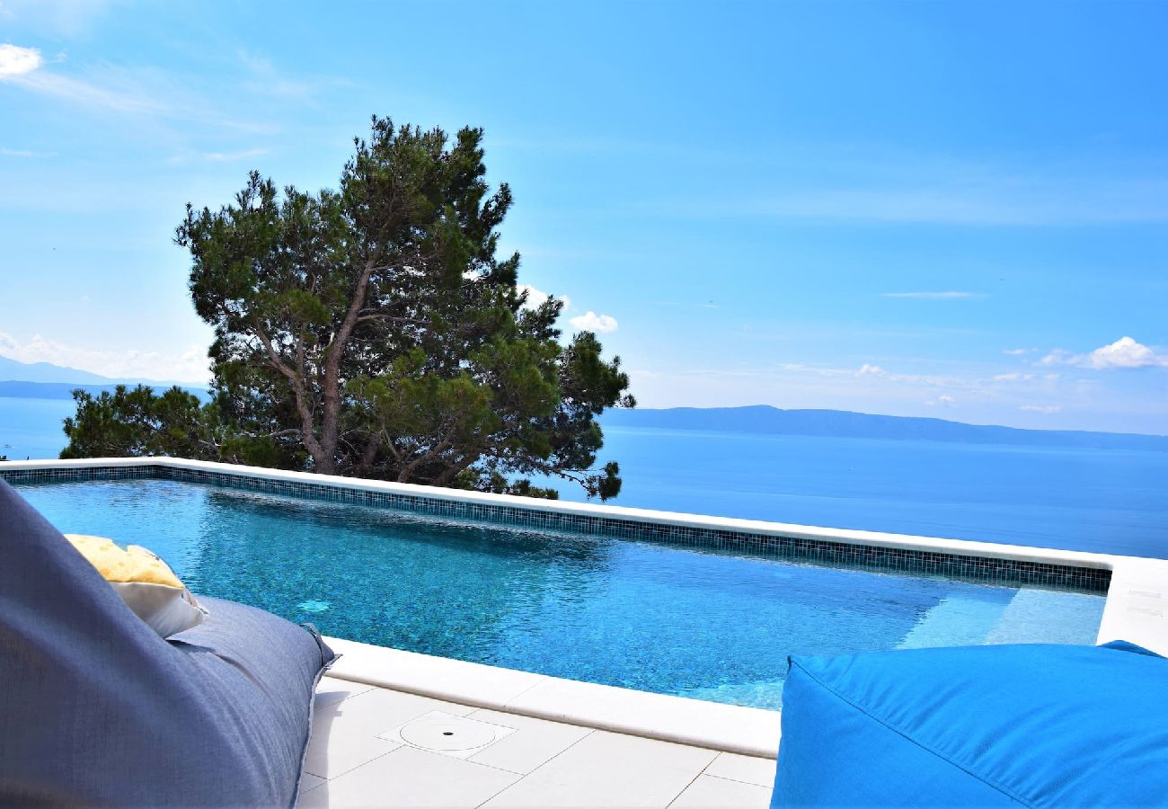 Villa in Podgora -  Villa SkyBlue mit Pool