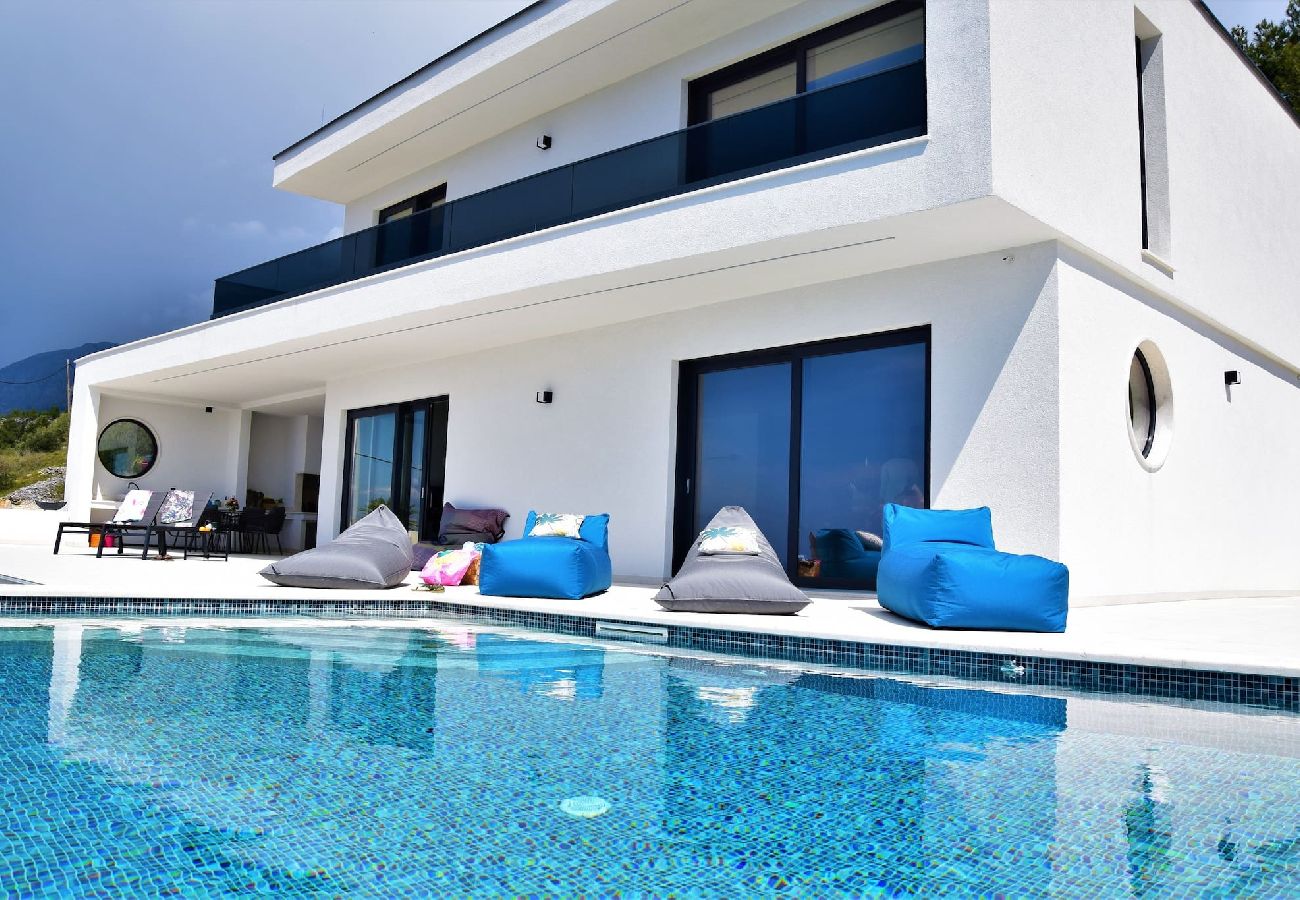 Villa in Podgora -  Villa SkyBlue mit Pool